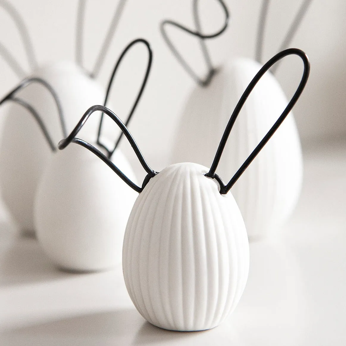 Elsa White Ribbed Decorative Egg